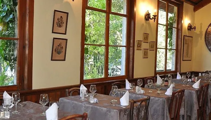 蒙蒂欧罗酒店 2*